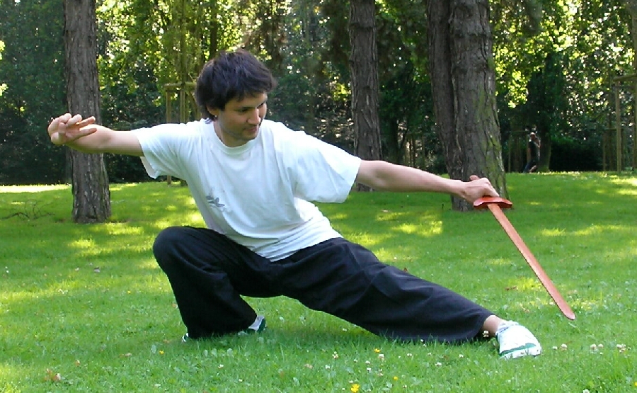 Schwertkampfkunst und Meditation im Dojo der Tao-Chi
