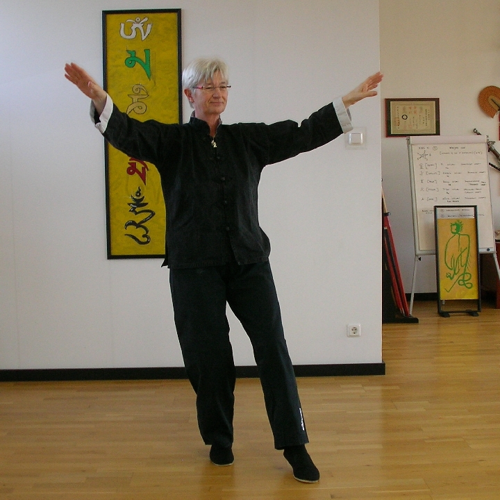 Qigong, auch Daoyin genannt, Atemschule und Heilgymnastik, Energiearbeit und Meditation - Übungen zur Pflege der persönlichen Mitte  und Entwicklung innerer Kraft
