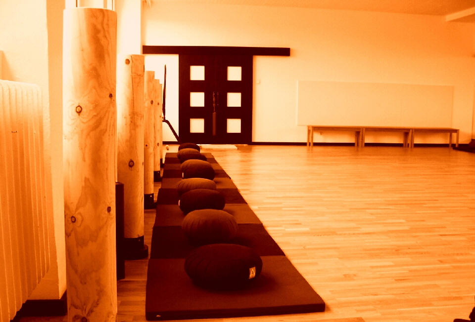 Tao-Chi_seit-1988-die-Schule-fuer-Kung-Fu-und-Tai-Chi-Qigong-und-Meditation-in-Duisburg-Neudorf-16-05-2006-052-960x652 Tao-Chi_seit-1988-die-Schule-fuer-Kung-Fu-und-Tai-Chi-Qigong-und-Meditation-in-Duisburg-Neudorf-16-05-2006-052-960x652