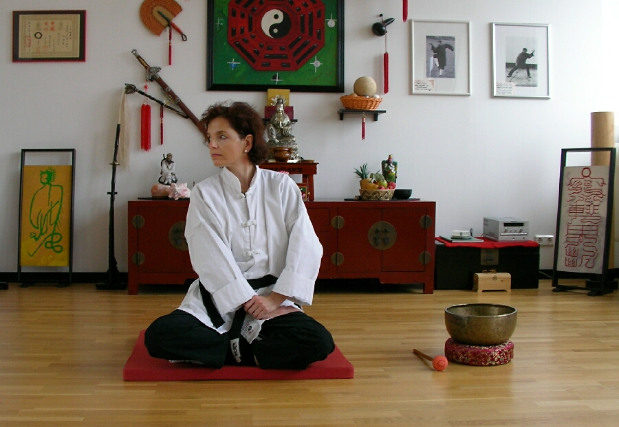 qi-gong ( dao-yin ) . Wellness f�r K�rper, Geist und Seele. Kurse im Tao-Chi. Zu unseren Angebote.