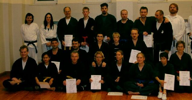 Jahrespr�fung 2002 im Tao-Chi M�lheim. Preise des DOJO M�lheim