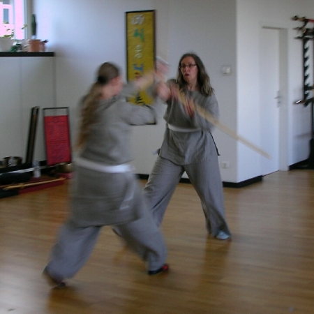 Schwertkampfkunst und Meditation im Dojo der Tao-Chi
