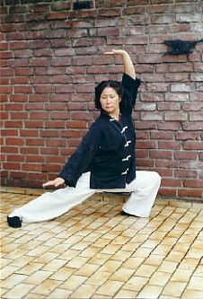 qi-gong, auch dao-yin genannt, die Umsetzung der praktischen Weisheit zeigt Ocka in unserem Shaolin Atem- und Energie�bungsverfahren.