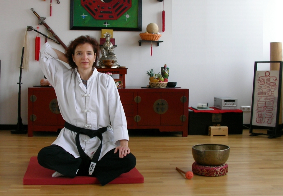 Tao-Chi-Kung .  Kultivierungs-�bungen aus dem Qigong.  Chinesische Atemschule und Heilgymnastik, Energiearbeit und Meditation Die 24 Kalender-�bungen der Meister vom Rad der Zeit 