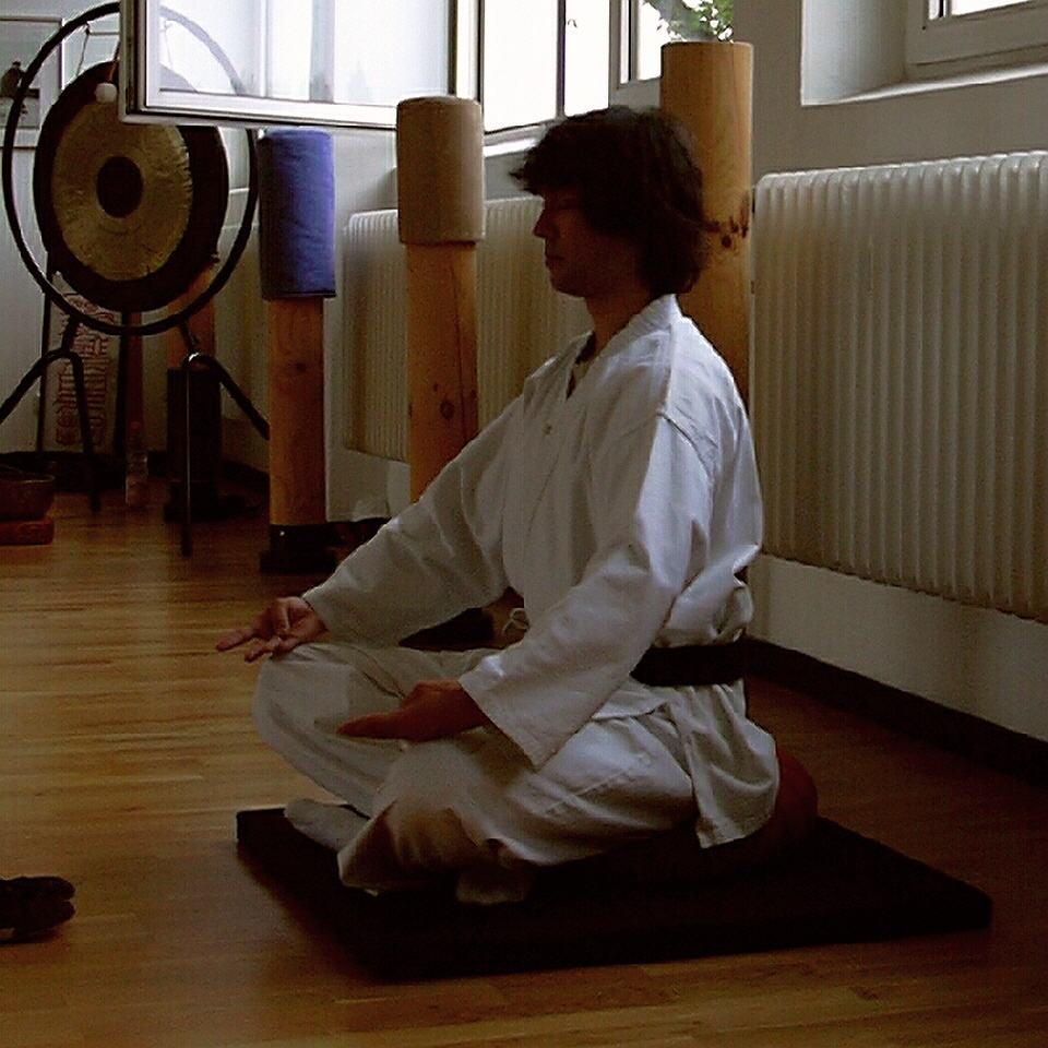 Adrian Huelsewede, Meditation im Kung-Fu (026) 960Q