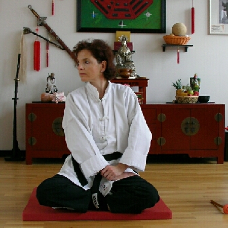 Tao-Chi Kung  Atem- und Bewegungs-�bungen im Einklang mit den Jahreszeiten, nach den Methoden der Kalender-Schule [links] und der F�nf-Elemente-Schule [rechts]