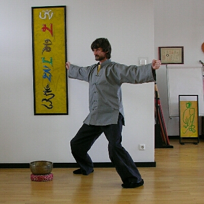Photo zum I-Chi-Chi, einem Chi-Kung-�bungs-Set aus 22 Positionen [Bildern]