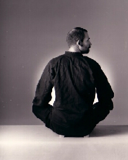 Ralf zeigt: Das Vertreiben der �blen Gedanken - Qi-Gong zur Schulung der Kraft des Geistes. die Gro�aufnahme