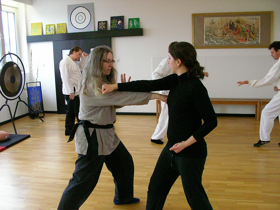 Kung-Fu-im-Tao-Chi-Basics-Partneruebungen-0057-960