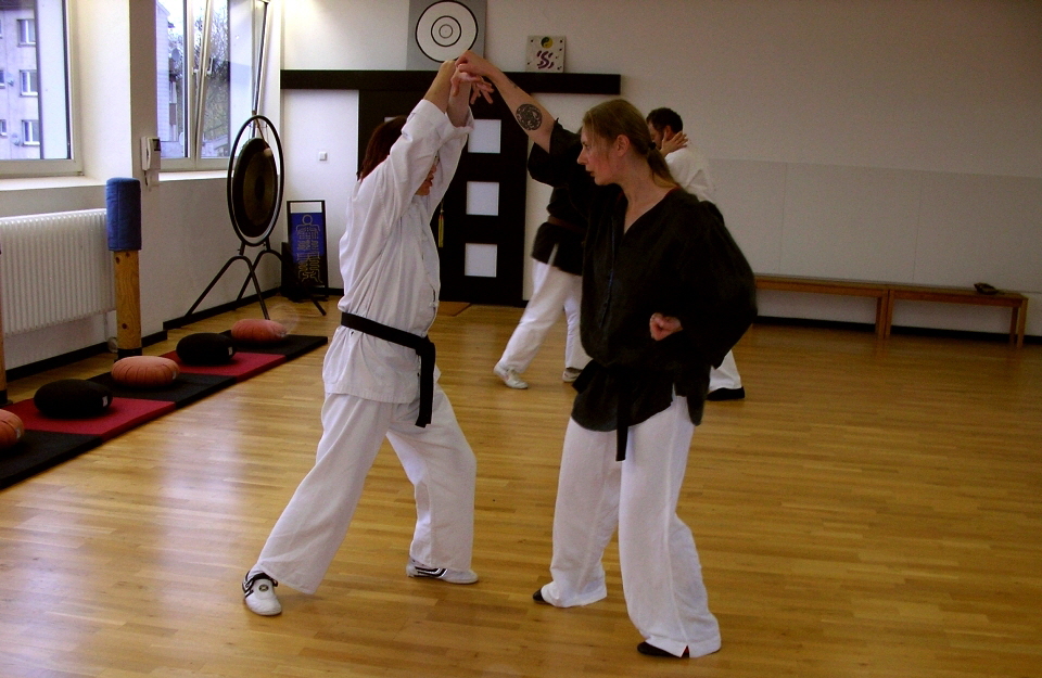 Partnerbungen im Kung-Fu des Ch'an Shaolim-Si Tao.  Heike und Horst vom Tao-Chi  Dojo Duisburg