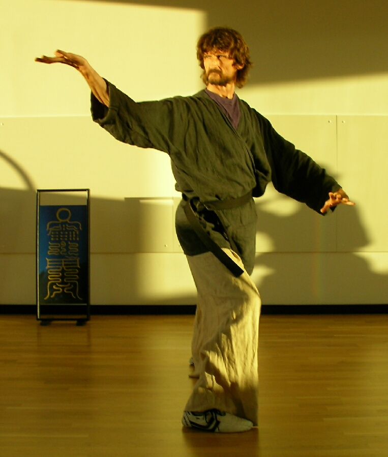 ... der einfache F�cher ... Freihand�bungen im Shaolin - Qigong, Energiearbeit, Geistesschule, Meditation