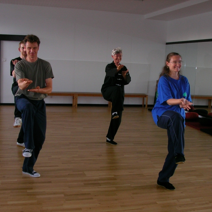Tai-Chi Ch'uan, das Chinesische Schattenboxen, Kampfkunst und Meditation, Philosophie und Lebenspflege. Seit 1988 in Duisburg Neudorf