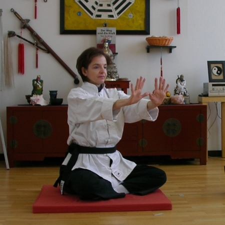 Heilgymnastik, Energiearbeit, Meditation . Qi-Gong. Gesundheits-Übungen aus dem alten China im Dojo des Tao-Chi