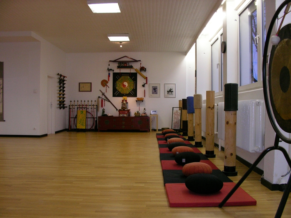Tao-Chi, seit 1988 - die Schule f�r Tai-Chi und Kung-Fu, Qigong und Meditation in Duisburg Neudorf - unser Traditionell eingerichteter �bungsraum