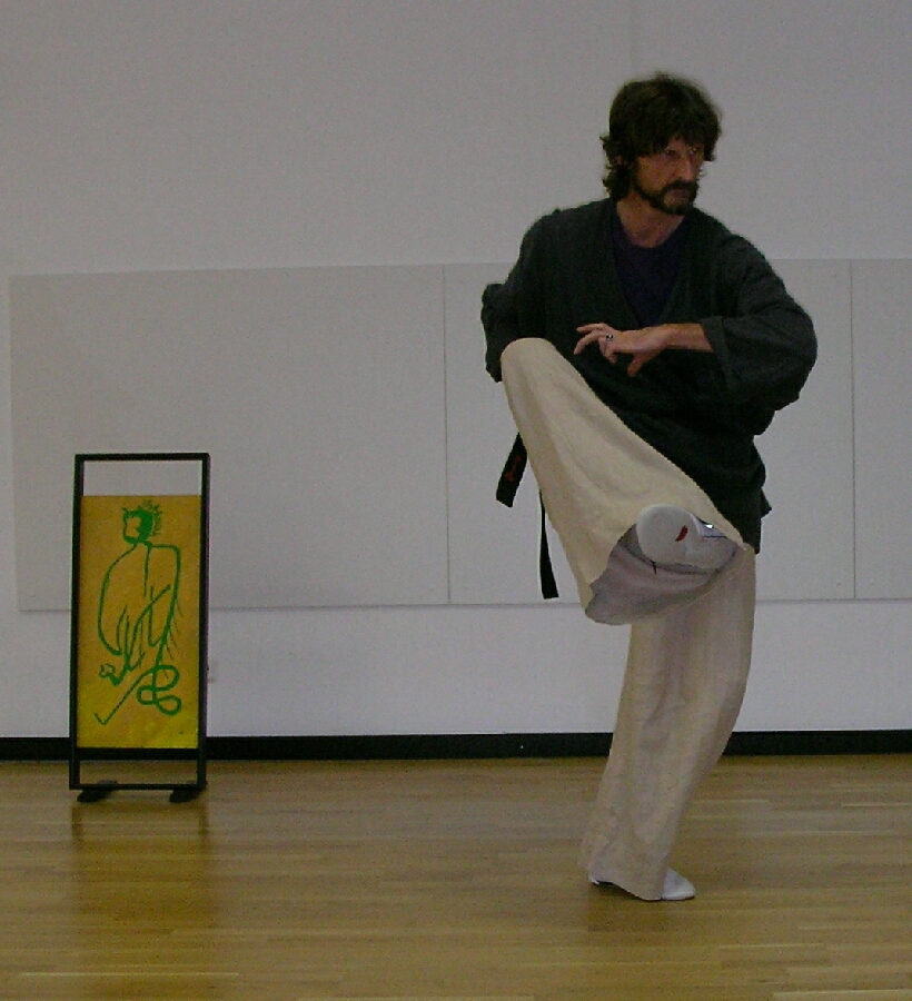 Drachen�bung aus dem Qigong im Kung-Fu