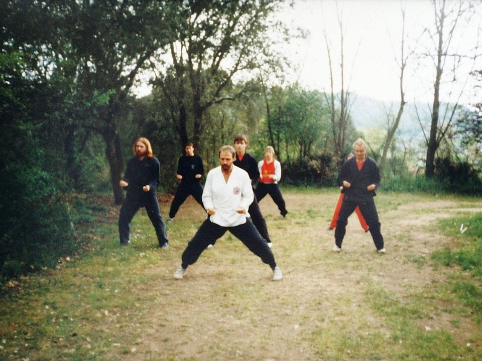 Dordogne-1988-Trainingscamp-Tao-Chi_Volker-Hiekel_Bernd-Greaetz_Jo-Augustin-960x720