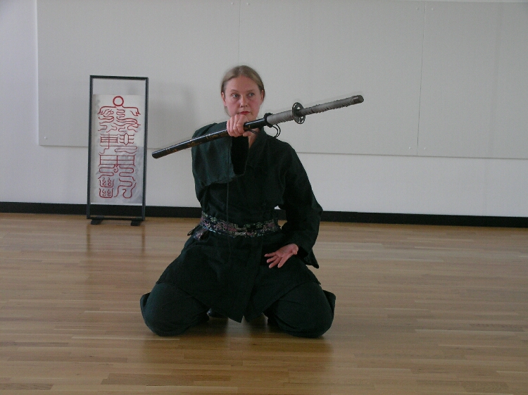 Anja. Meditation und Schwertkampfkunst - Kurse im Dojo Duisburg