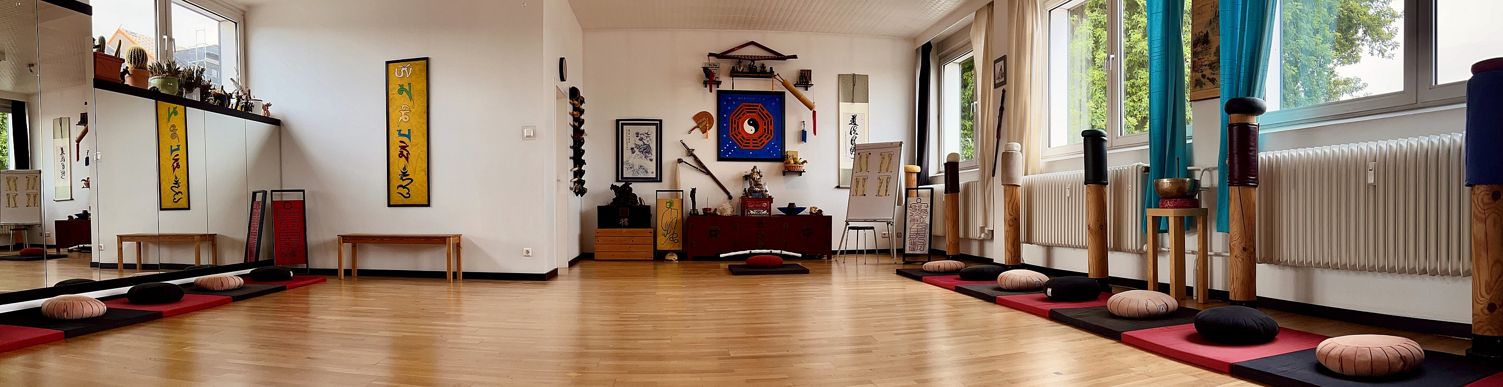 Tao-Chi, seit 1988 - die Schule für Tai-Chi und Kung-Fu, Qigong und Meditation in Duisburg Neudorf - unser Traditionell eingerichteter Übungsraum